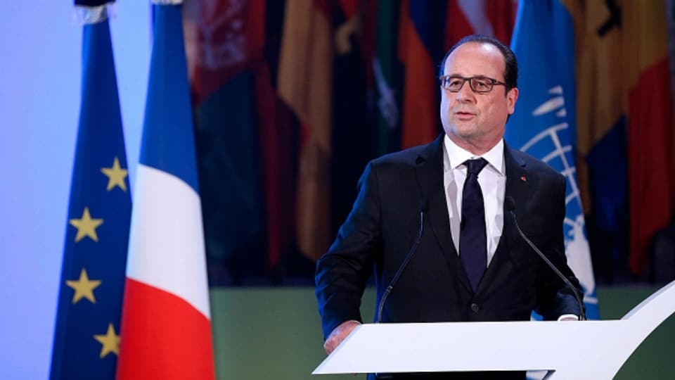 Der Terrorismus werde Frankreich nicht zerstören, sagte Hollande, es sei Frankreich, das den Terrorismus vernichten werden.