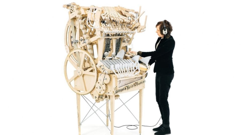2000 Murmeln machen Musik: die meisterhafte Murmelmaschine.