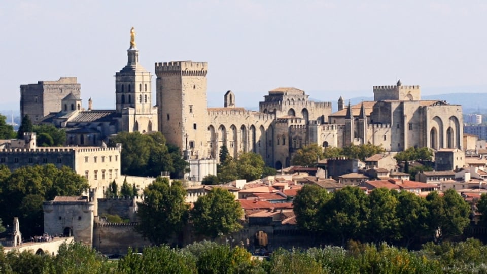 Der Papstpalast in Avignon bildet die Kulisse und Bühne des Theaterfestivals.