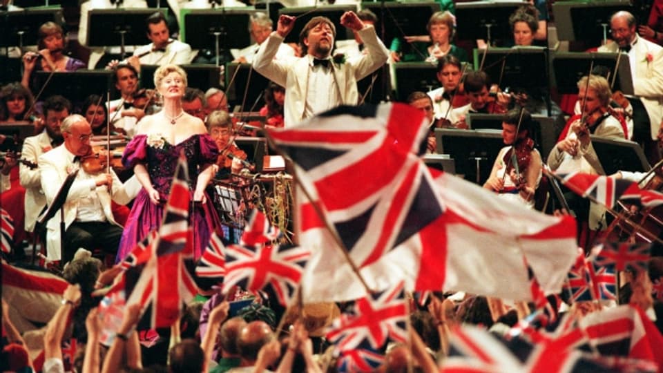 Symbolbild: Royal Albert Hall während eines Konzertes mit «Union Jack» Flaggen.