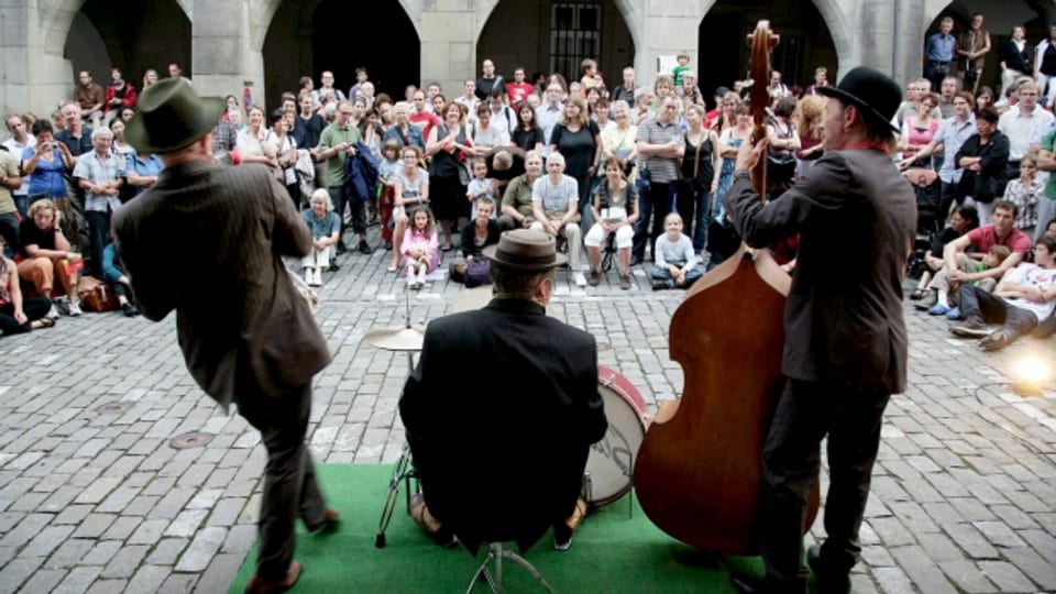 Musik in den Strassen Berns – das Buskers Festival.