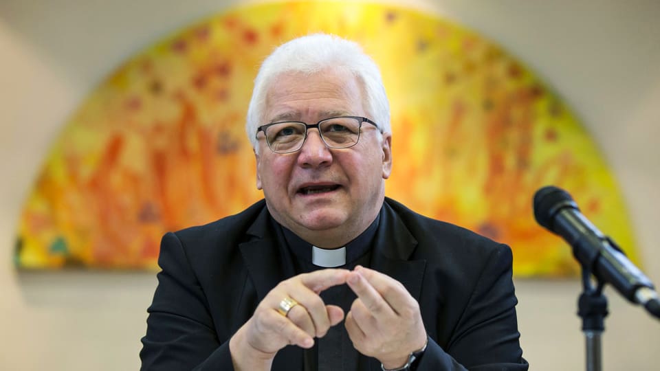 Markus Buechel, Präsident der Schweizerischen Bischofskonferenz, schweigt zum möglichen Burkaverbot.