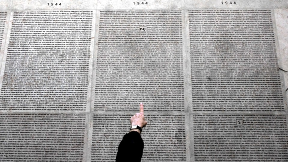 Shlomo Graber verlor in Auschwitz mehrere Angehörige: ihre Namen sind am Shoah Denkmal in Paris eingraviert.