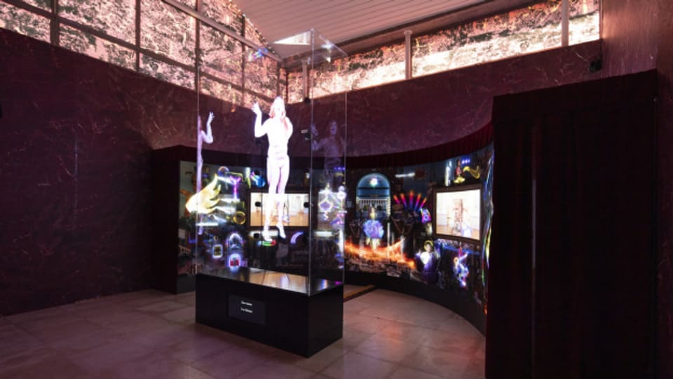 Der schweizerisch-brasilianische Künstler Guerreiro do Divino Amor zeigt im Schweizer Pavillon an der 60. Internationalen Kunstausstellung im Mandat der Schweizer Kulturstiftung Pro Helvetia die Ausstellung «Super Superior Civilizations».
