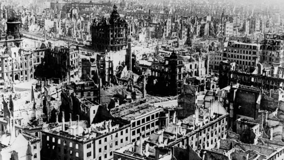 Die bei den Angriffen im Februar 1945 zerstörte Stadt Dresden