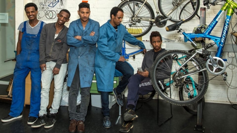 Velafrica bringt Fahrräder aus der Schweiz nach Afrika. Zudem werden Mechaniker ausgebildet.
