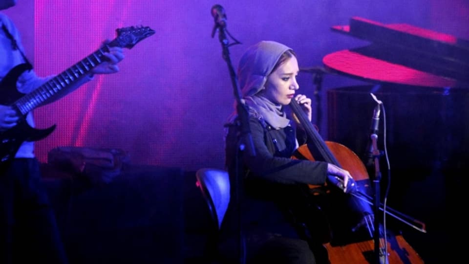 Zwischen Klassik und Pop: eine Cellistin am diesjährigen Fadjir International Music Festival in Teheran.