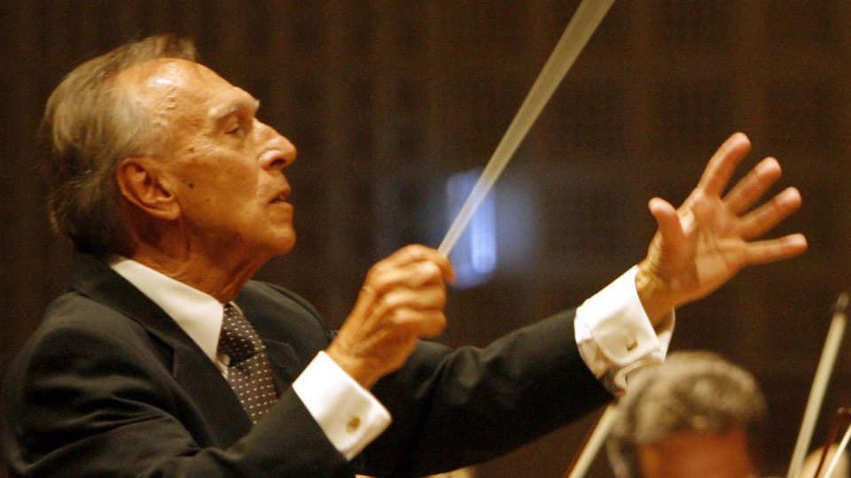 Claudio Abbado leitet das Orchestra Mozart.