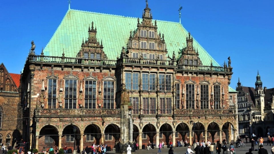 Weserrenaissance bezeichnet auch ein Baustil der nordischen Renaissance, hier das Rathaus in Bremen.