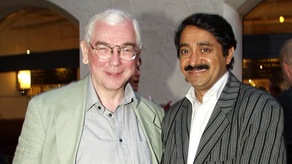 Mathew Kuzhippallil (rechts) mit dem Regisseur Terence Davies, 2001