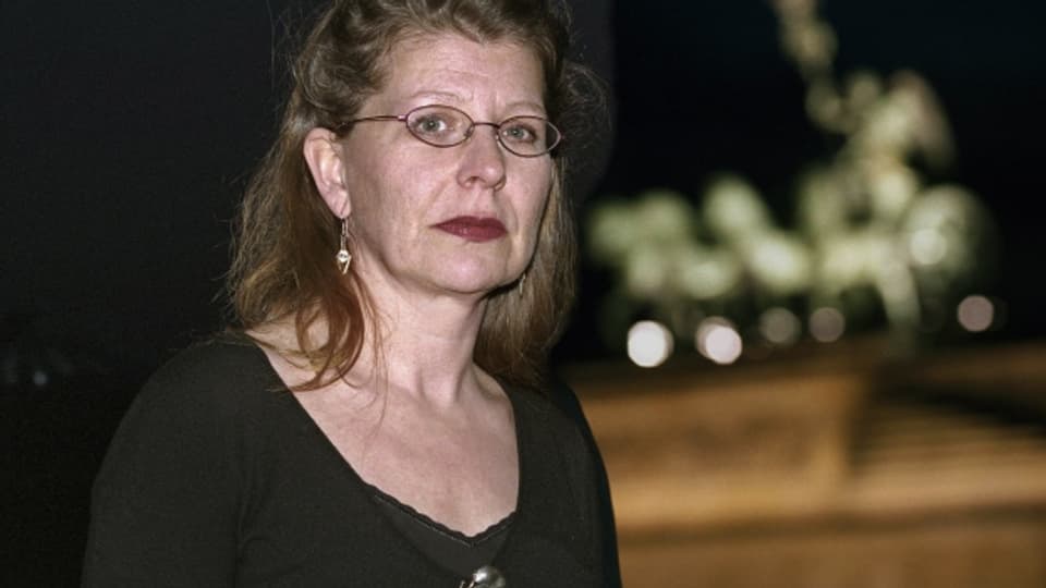 Johanna Schall wurde 1958 in Berlin geboren.