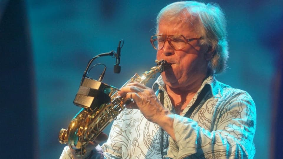 Klaus Doldinger (*1936 in Berlin) ist vor allem als Jazzmusiker und als Komponist von Filmmusik bekannt.