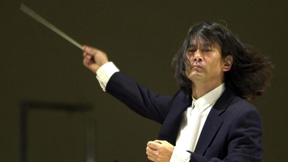 Der japanische Dirigent Kent Nagano während eines Konzerts in Salzburg, 2002.