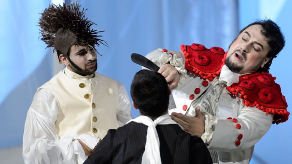 Szene der Schweizer Oper «Der Barbier von Sevilla».