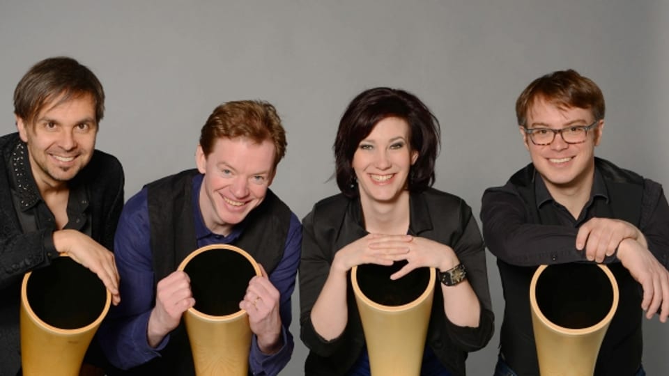 Die Interpreten: Hornroh Modern Alphorn Quintet.