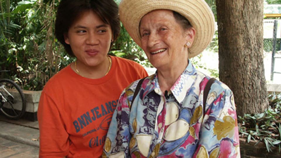 September 2003: Margrit Woodtli (75) ist an Alzheimer erkrankt und lebt bei ihrem Sohn Martin in Thailand.