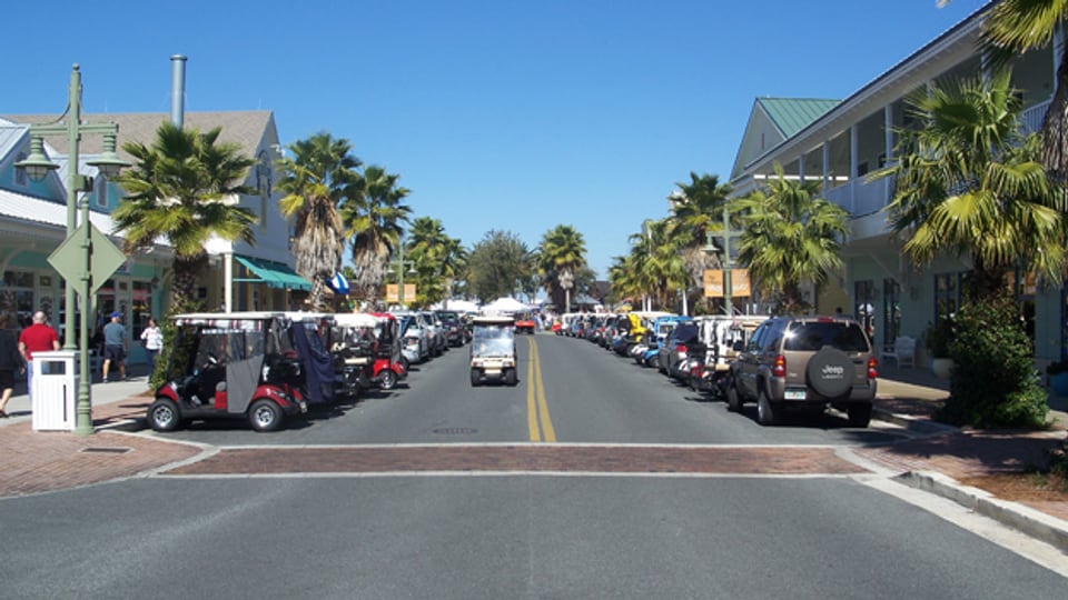 «The Villages»: Die Alterssiedlung in Florida setzt auf Ferienstimmung.