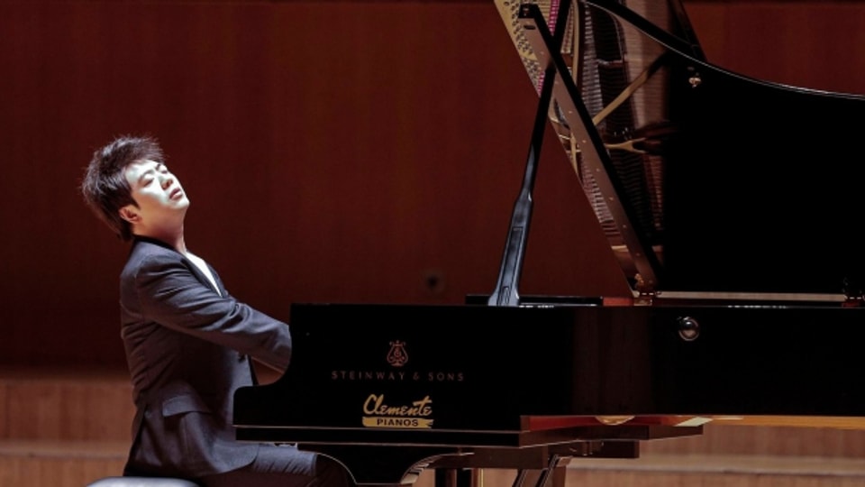 Der Pianist Lang Lang ist der einzige echte Superstar der Klassik, spielte für die Queen und eröffnete die Olympischen Spiele 2008.