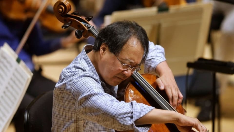 Seit Jahrzehnten verfolgt der amerikanische Cellist Yo-Yo Ma eine Bilderbuch-Karriere.