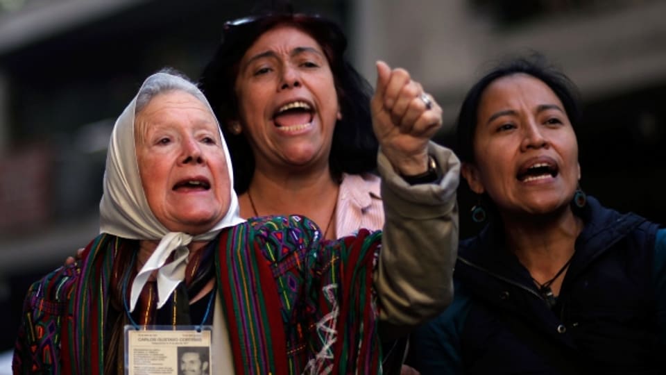 Beziehen sich auf Rizpa als Vorbild: Die argentinischen Frauenrechtlerinnen Madres de Plaza de Mayo.