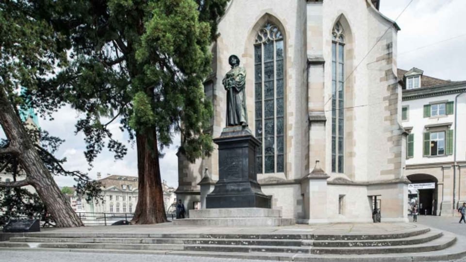 2019  ist das Jubiläum des Schweizer Reformators Zwingli, hier das Denkmal in Zürich.