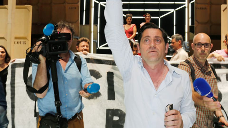 Olivier Py richtet sich an die Zuschauer des Theaterfestivals, das dieses Jahr immer wieder von Protesten unterbrochen wurde.