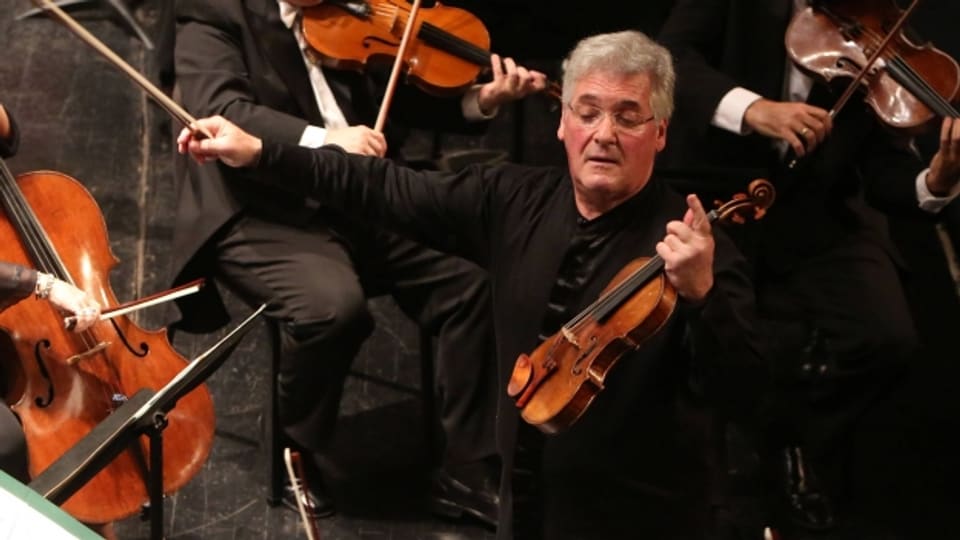 Violinist Pinchas Zukerman während eines Konzertes