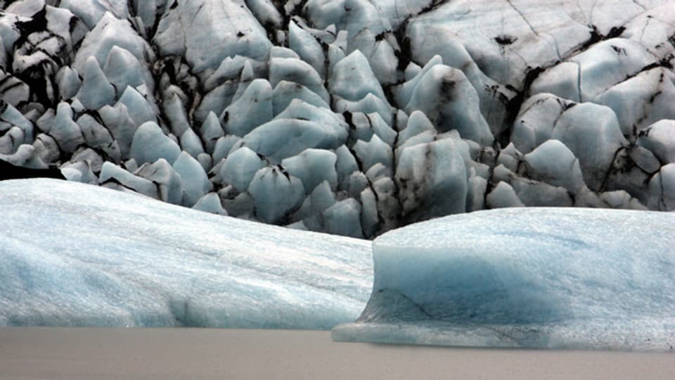 Wegen der schmelzenden Gletscher steigt Island pro Jahr 35 mm in die Höhe.