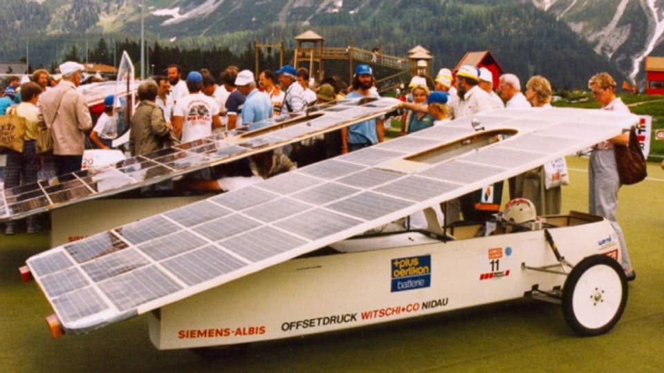 Solarfahrzeuge 1987 in Arosa am Ziel.
