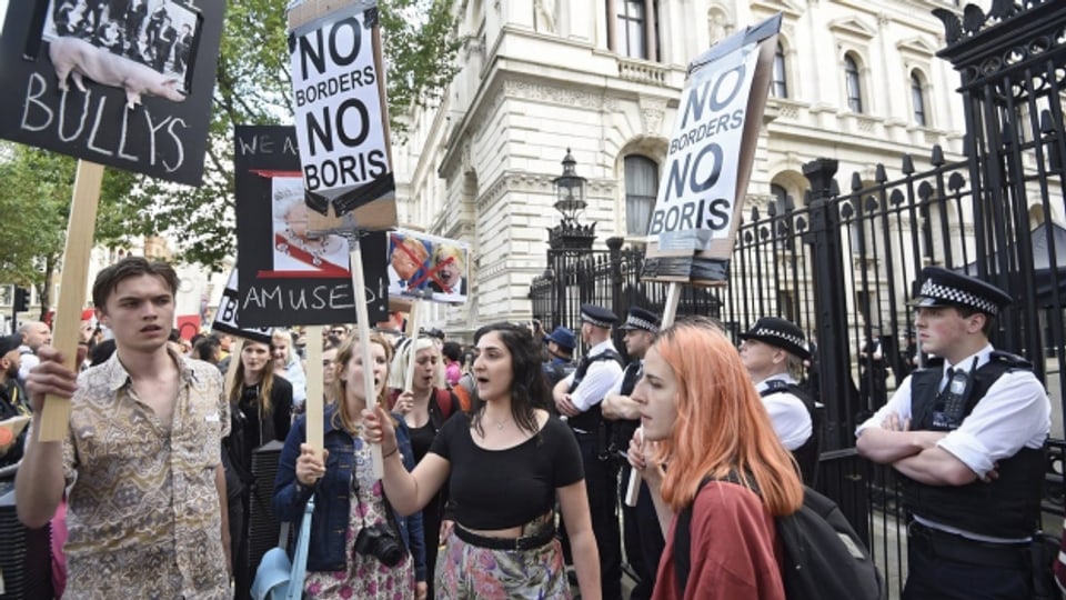 Studenten protestieren am Tag nach der Brexit-Abstimmung.