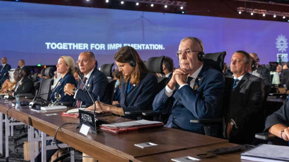 An den jährlich stattfindenden Weltklimakonferenzen treffen sich Staats- und Regierungschefs zu Beratungen über nächste Schritte im Kampf gegen die Klimakrise.