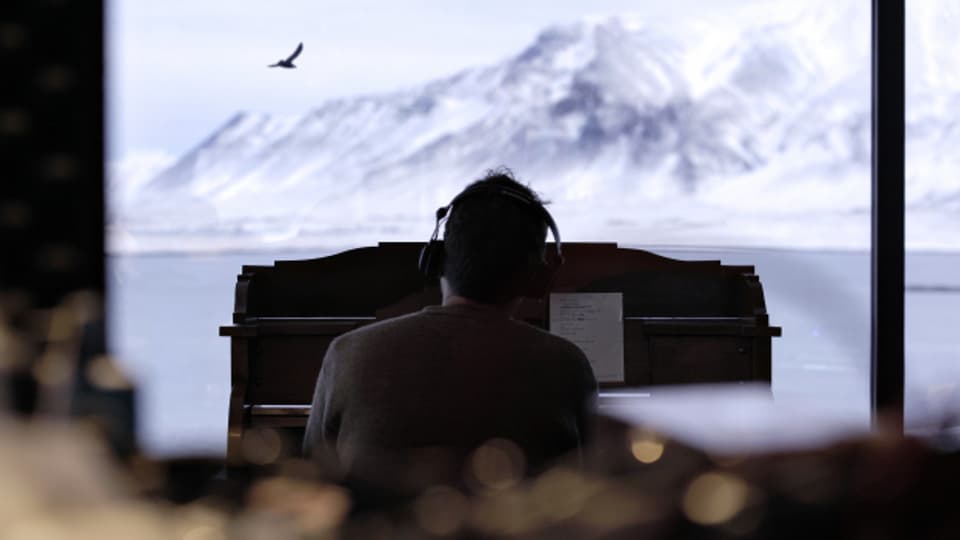 Den Berg Esja im Blick: Damon Albarn schrieb sein neues Soloalbum in der ziemlich guten Stube seines Hauses in Reykjavik.