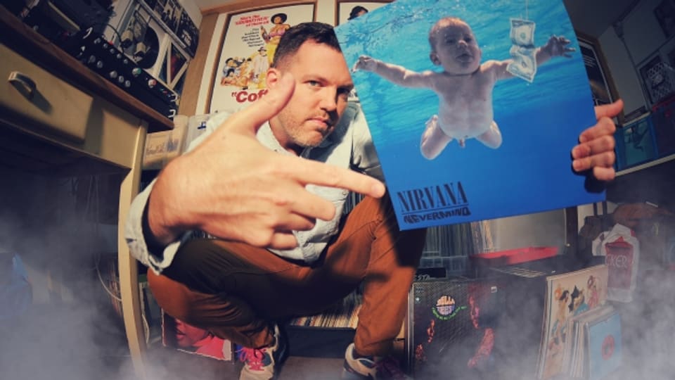 DJ Pesa mit seiner Nirvana «Nevermind»-LP
