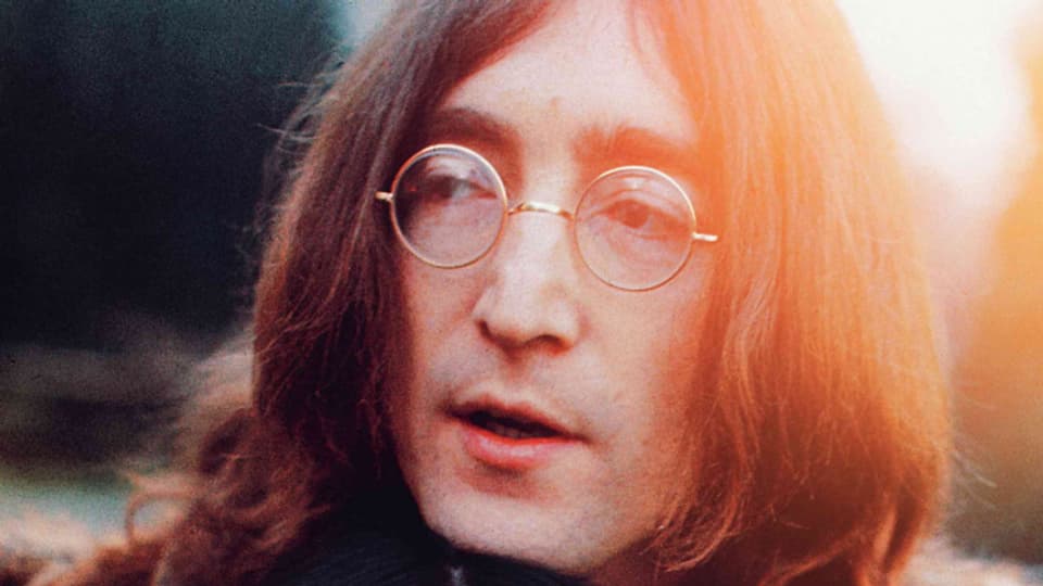 John Lennon schrieb mit den Beatles aber auch als Solo-Künstler Musikgeschichte.