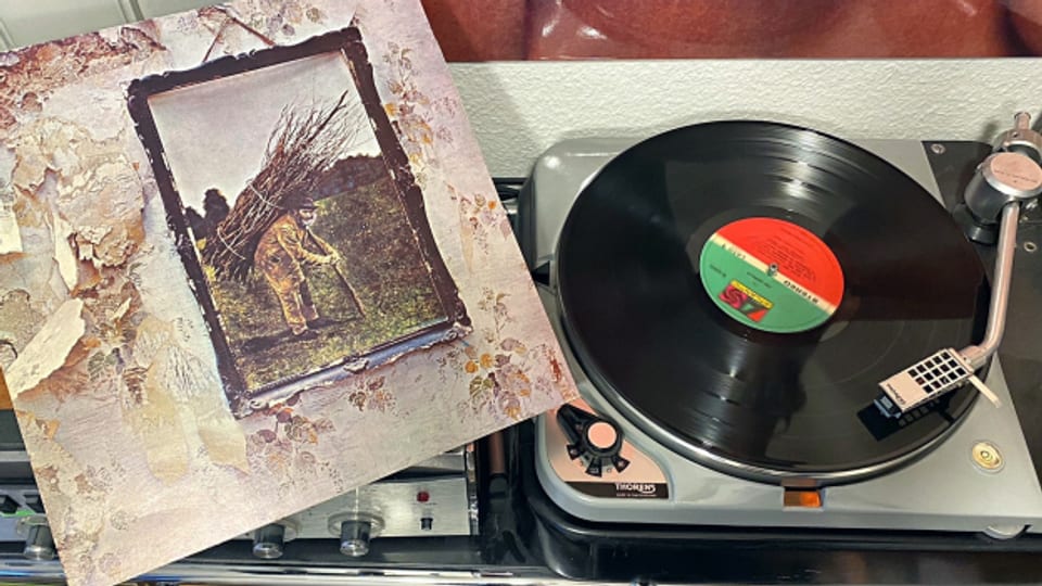 Mit 37 Millionen verkauften Exemplaren gehört das vierte Album der britischen Rockband Led Zeppelin zu den meistverkauften Alben der Musikgeschichte!