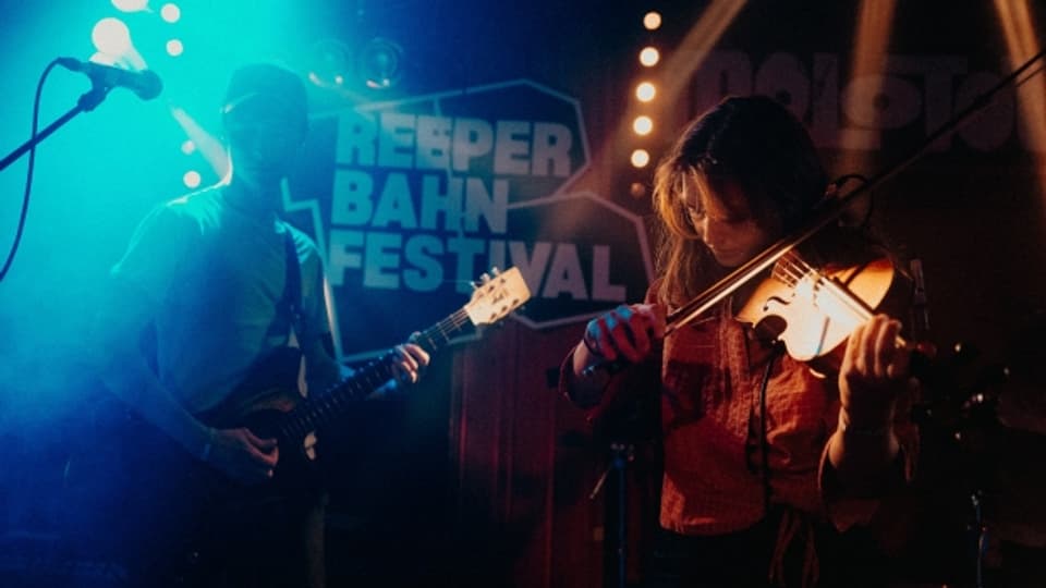 Ein kleiner Hype um eine handvoll Songs: Die Briten Black Country, New Road konnten wir live testen am Reeperbahn Festival 2019