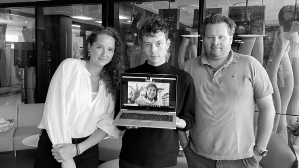 Corona ist noch da: Steff La Cheffe, Fabian Mösch, Joachim Bodmer (v.l.) mit Daniela Weinmann, aus ihrer Isolation zugeschaltet via Laptop.