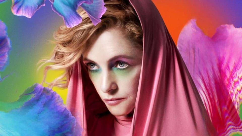 Nach sieben (Hit-)Alben mit dem Duo Goldfrapp jetzt alleine, aber kein bisschen weniger glitzernd: Alison Goldfrapp.