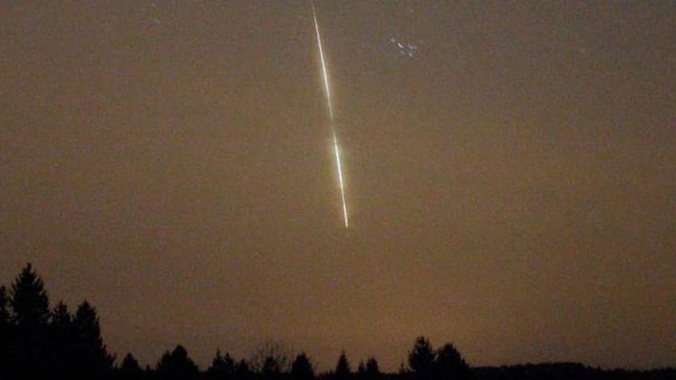 Eine leuchtende Feuerkugel erhellte am 1. April den Nachthimmel