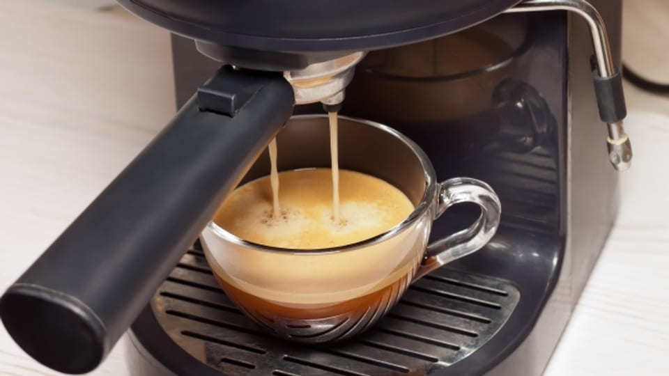 Kaffeemaschinen sind beliebte Haushaltsgeräte.