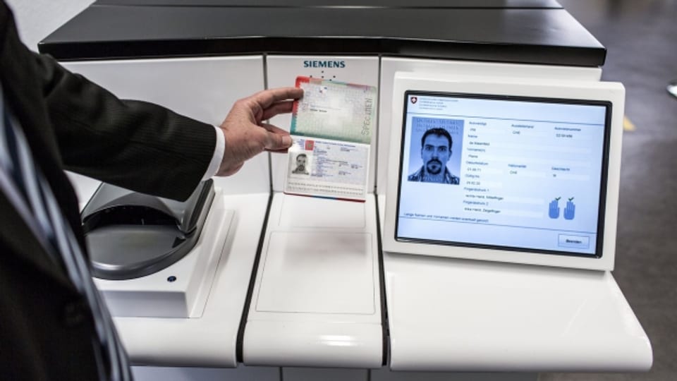 Bei biometrischen Pässen muss das Foto detaillierte Kriterien erfüllen.