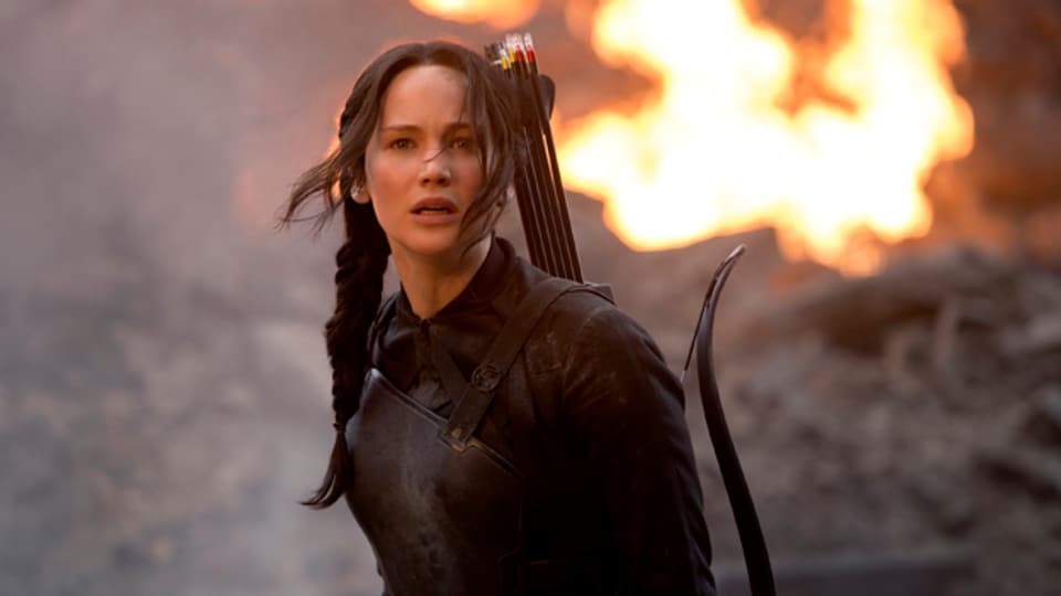 Heldin Katniss (Jennifer Lawrence) hat diesmal Pfeile mit Sprengköpfen im Köcher.