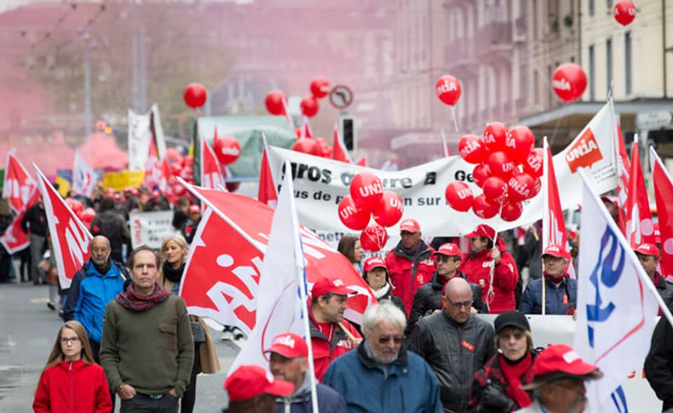 Trotz des garstigen Wetters gingen viele Gewerkschafter und Sozialdemokraten zum Tag der Arbeit auf die Strasse.