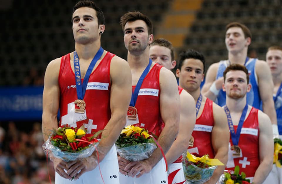 Das Schweizer Kunstturn-Team mit zu Recht vor Stolz geschwellter Brust: Gewannen sie doch die Bronzemedaille im Teamwettbewerb.