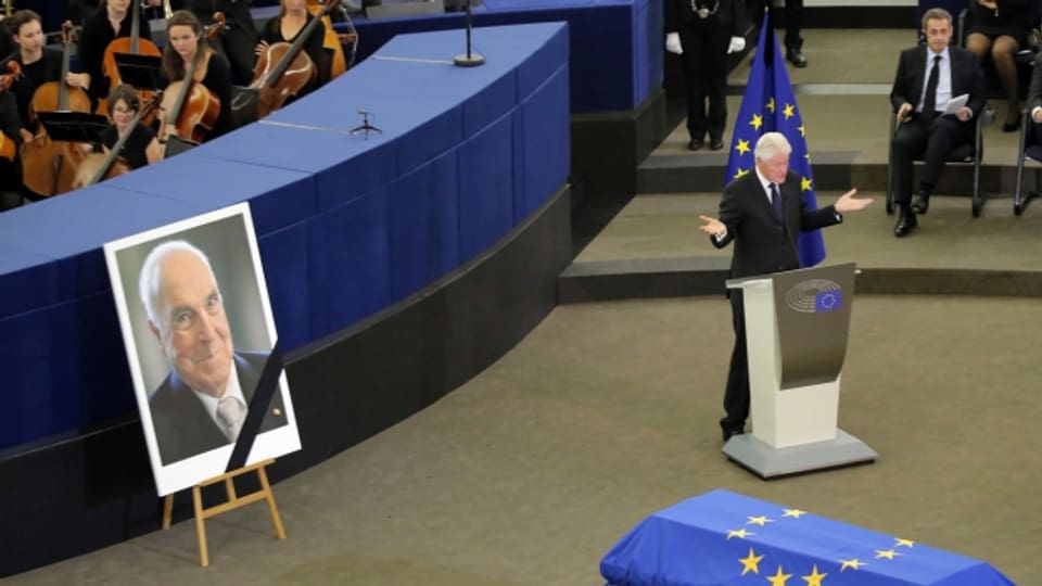 Der frühere US-Präsident Bill Clinton würdigt Helmut Kohl als grossen Europäer.