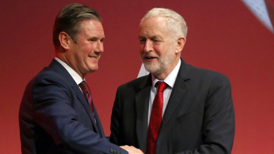 Auf Jeremy Corbyn (r.) folgt Keir Starmer an der Spitze der Labour-Partei