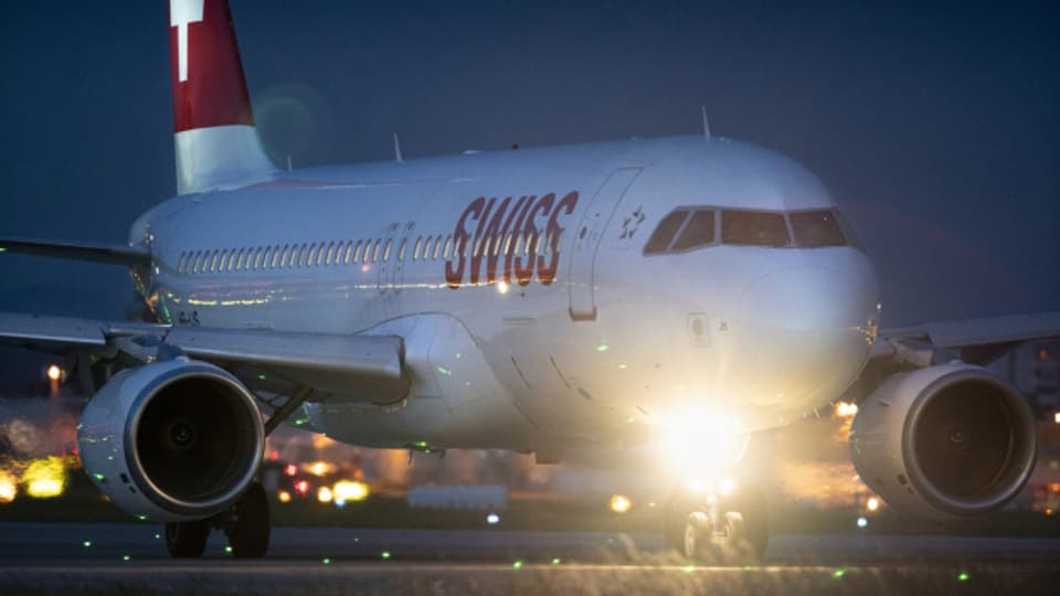 Muss wegen Corona sparen: die Fluggesellschaft Swiss.