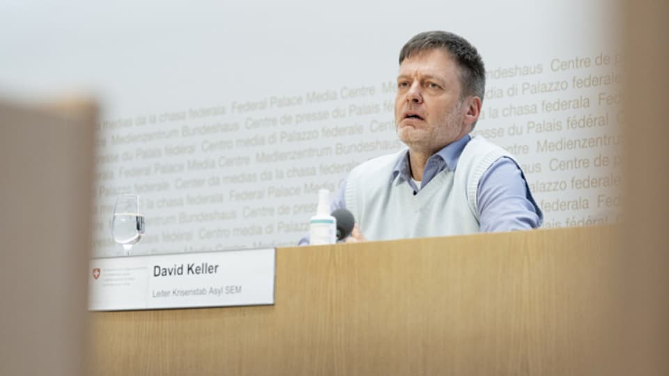 David Keller, Leiter Krisenstab Asyl (SEM), informiert über die Unterbringung von Geflüchteten aus der Ukraine.