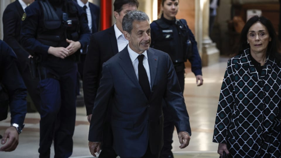 Schlappe für Nicolas Sarkozy: Er wird elektronisch überwacht