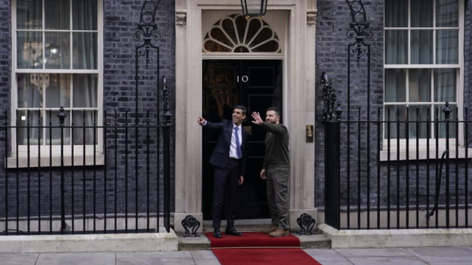 Der ukrainische Präsident Wolodimir Selenski bei seinem Besuch in London mit dem britischen Premier Rishi Sunak.